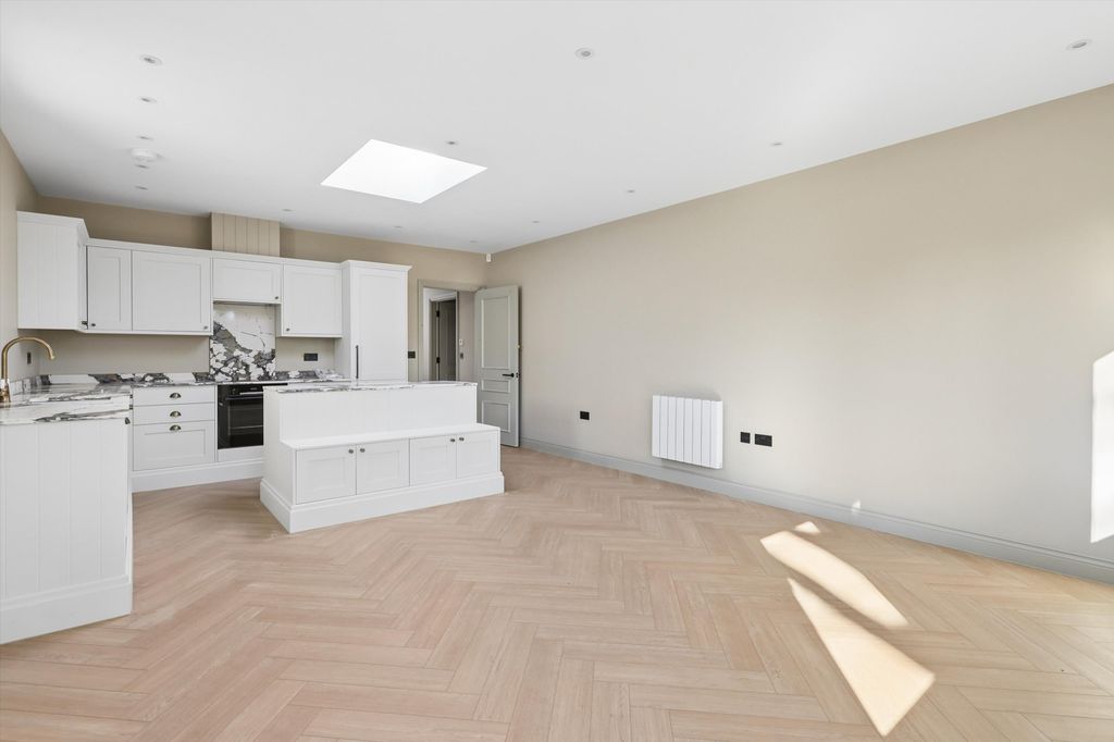 Property photo 2 of 10 Image