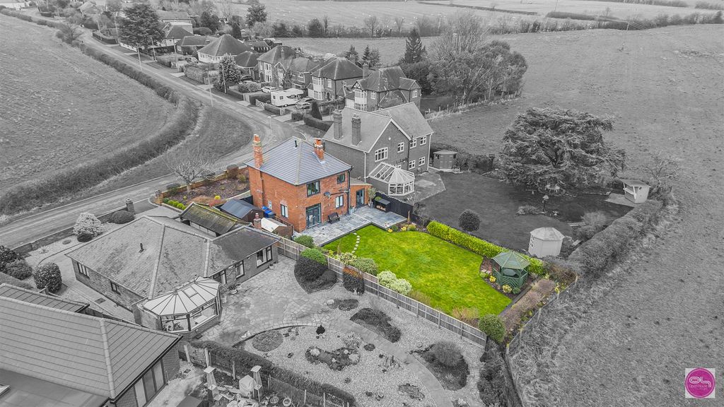 Property photo 3 of 43 Craythrone Road, Stretton (5).Jpg