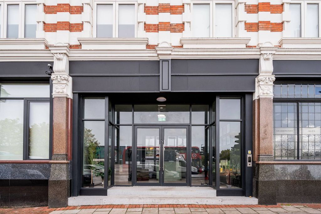 Property photo 3 of 3