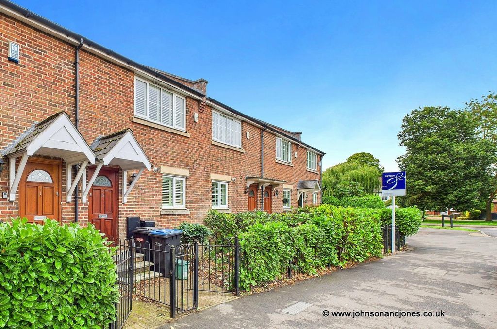 Property photo 1 of 18 18 Front.Jpg