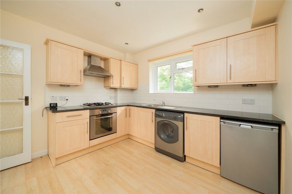 Property photo 3 of 10 Picture No. 05