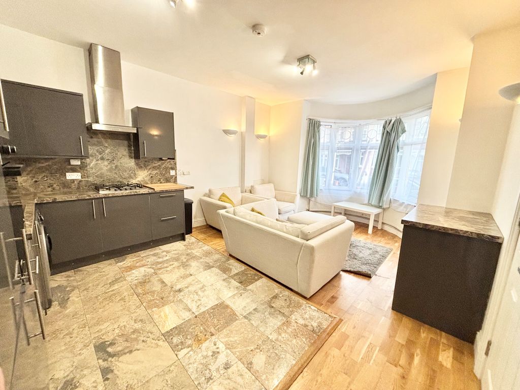 Property photo 1 of 9 Image