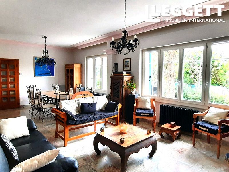 Property photo 2 of 10