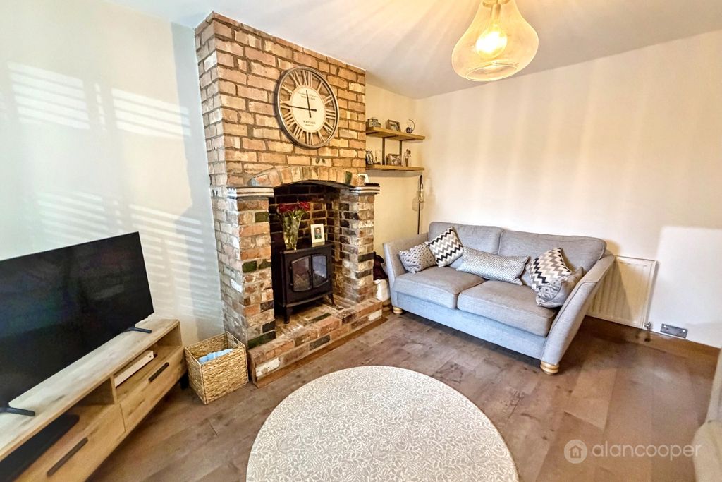 Property photo 3 of 13 4841644