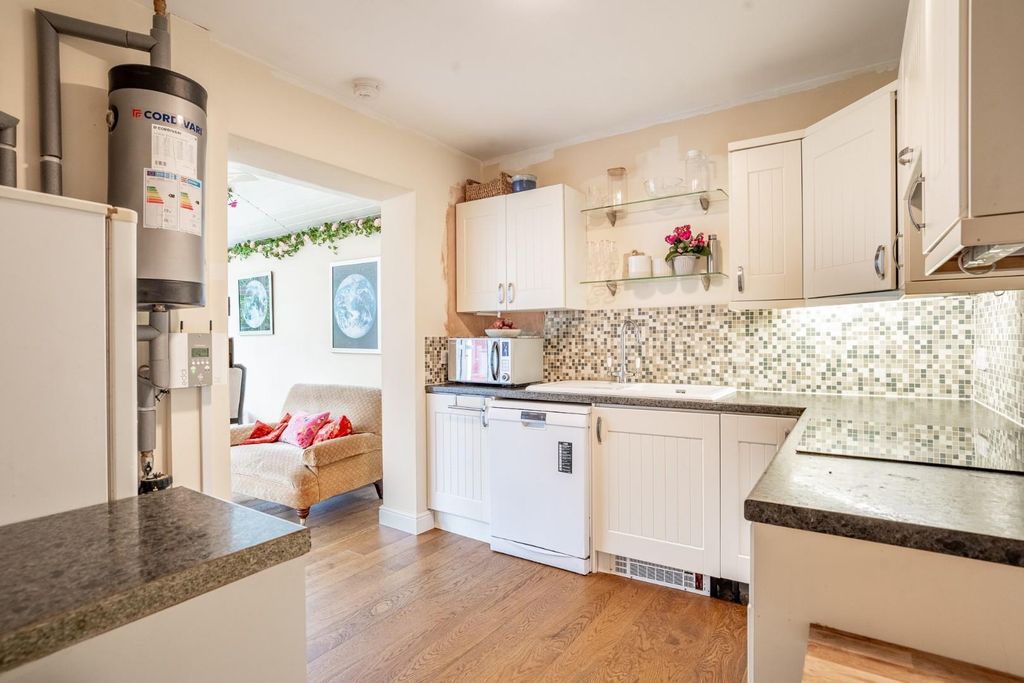 Property photo 2 of 19 Kitchen