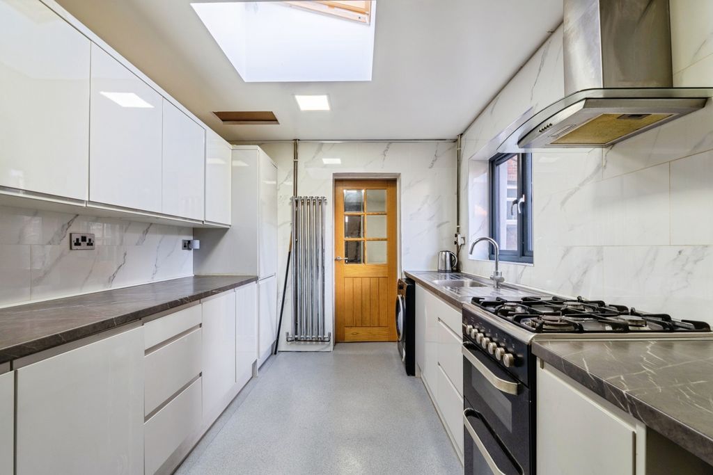 Property photo 2 of 26 Kitchen