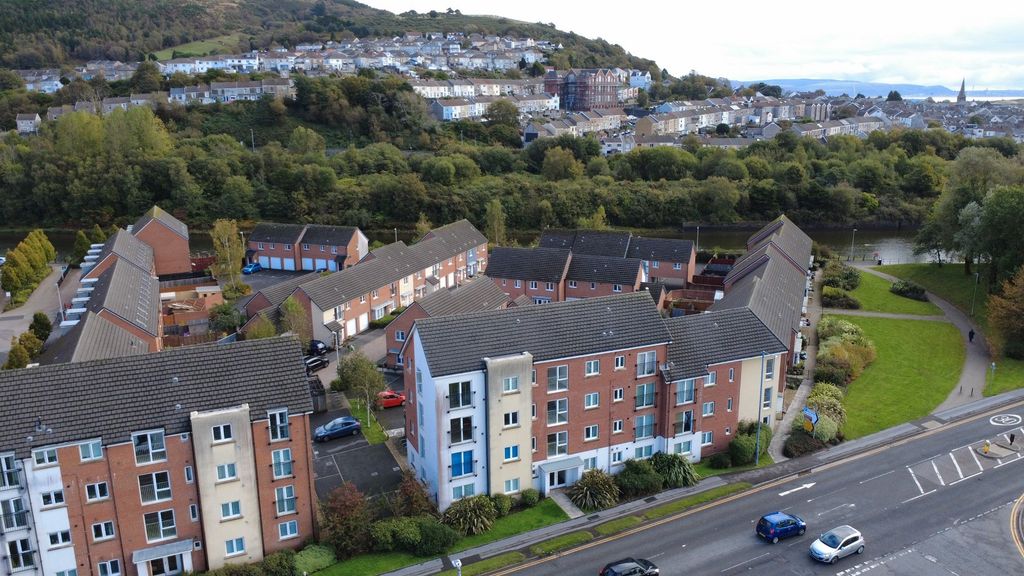 Property photo 2 of 11 Not Specified