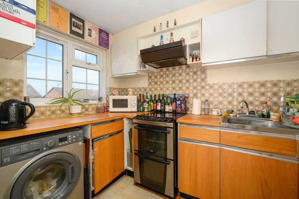 Property photo 2 of 6