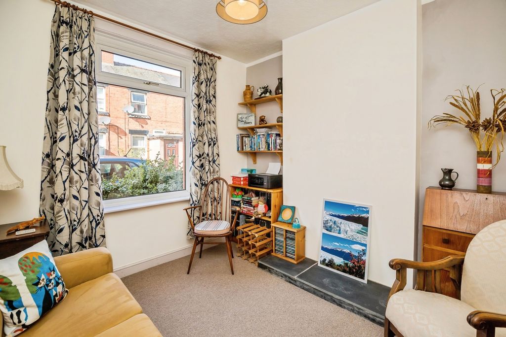 Property photo 2 of 16 Front Living Room