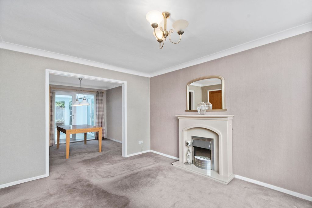 Property photo 2 of 26