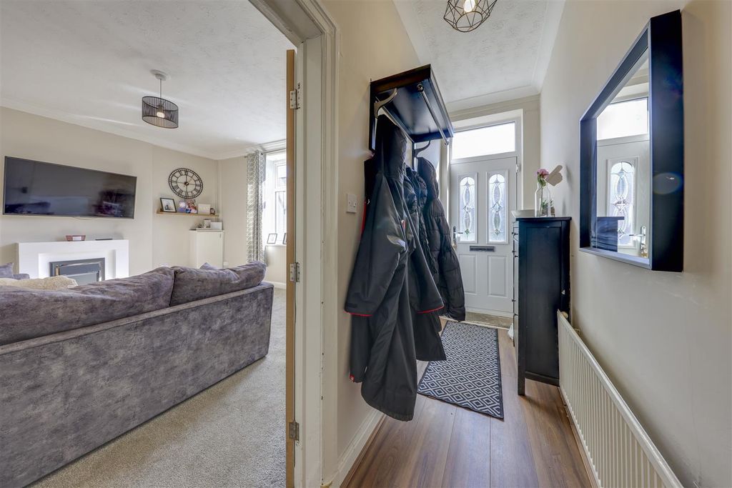 Property photo 3 of 16 Hallway