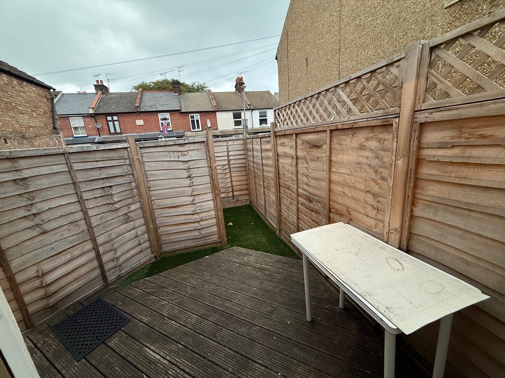 Property photo 2 of 8 Image