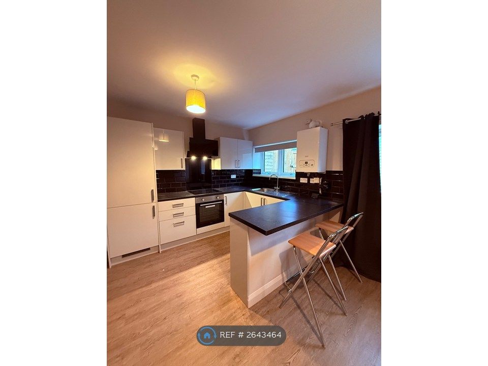 Property photo 2 of 17 Kitchen