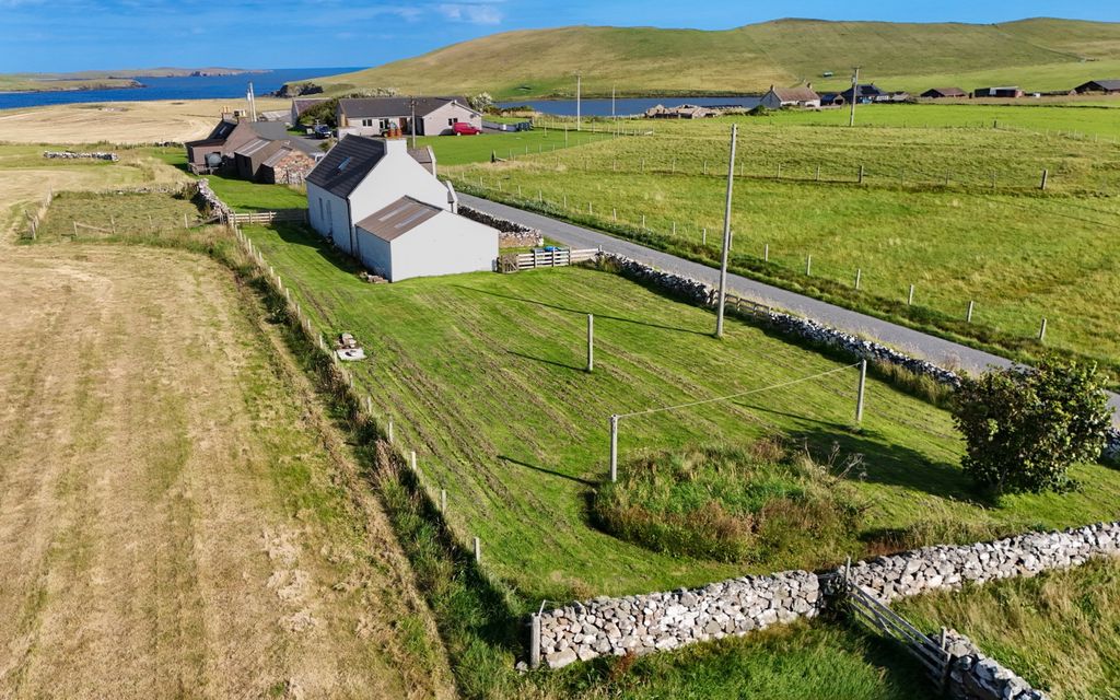 Property photo 3 of 39