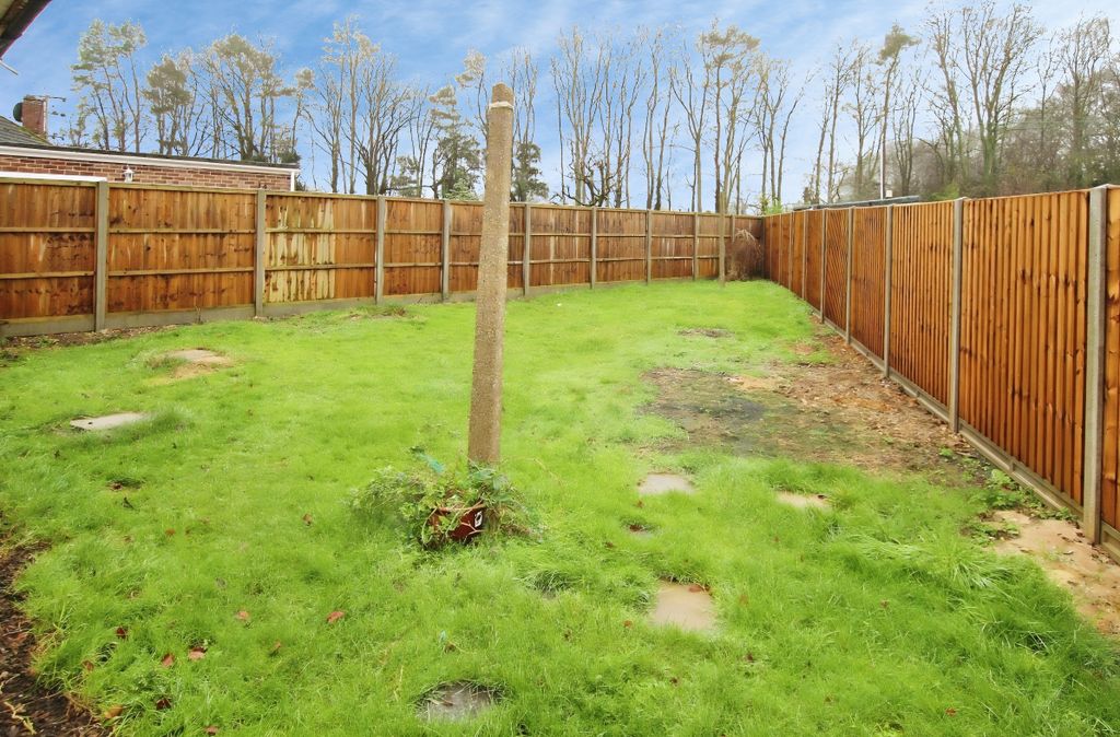Property photo 3 of 8 Garden