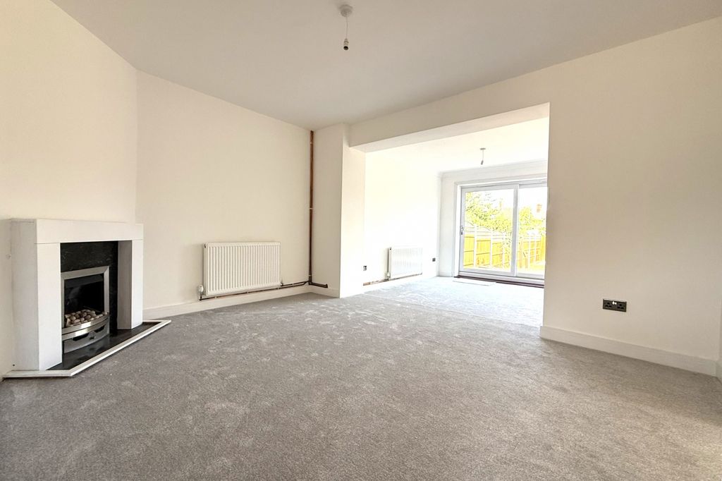 Property photo 2 of 12 Gallery