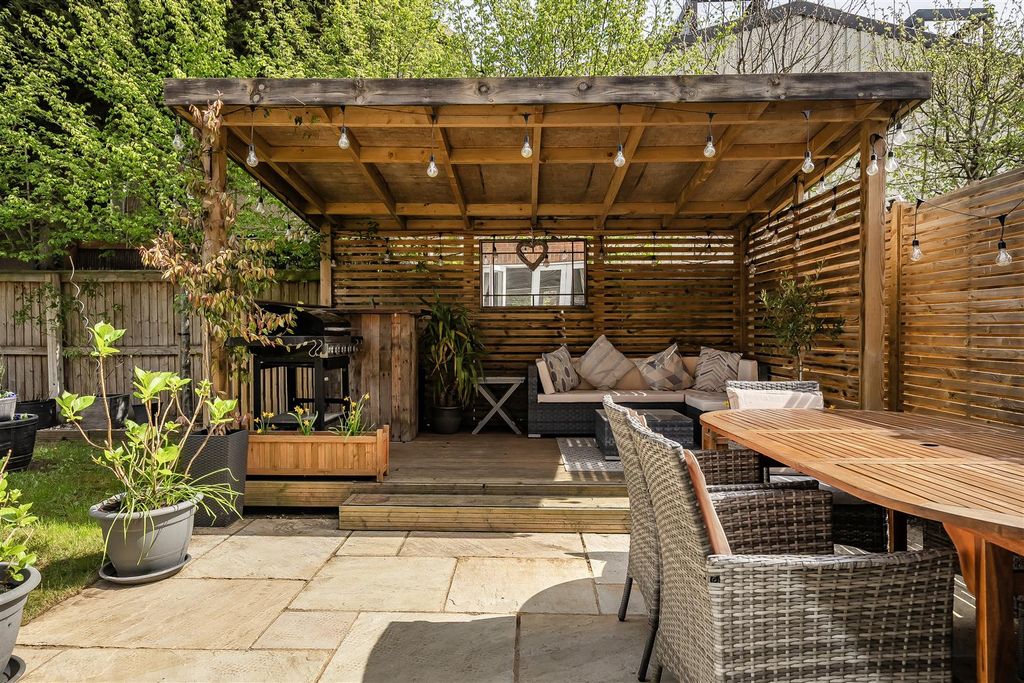 Property photo 2 of 20 1436419-3-69d8F901B8Cf9.Jpg