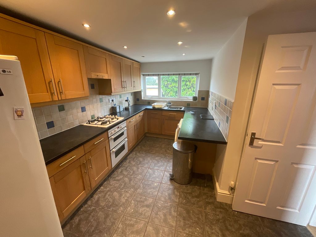 Property photo 2 of 16 Kitchen