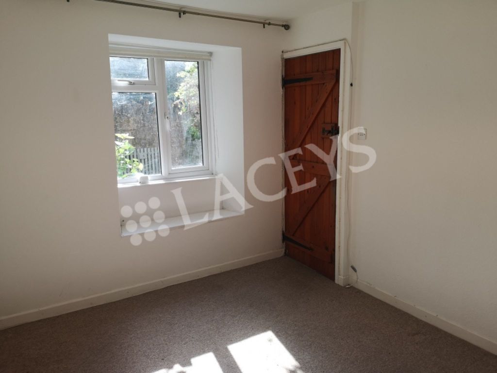 Property photo 3 of 10 Photo 3