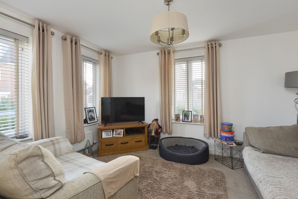 Property photo 3 of 15 4709999