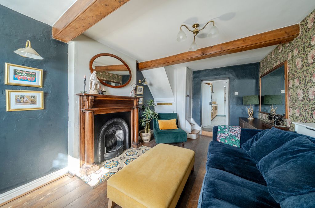 Property photo 2 of 12 1431225-6-69B94Eb...