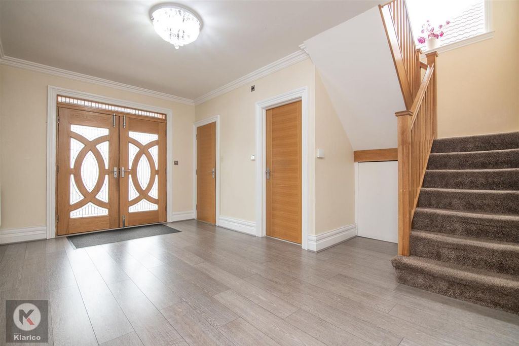 Property photo 3 of 34 Woodlandsrd-5.Jpg