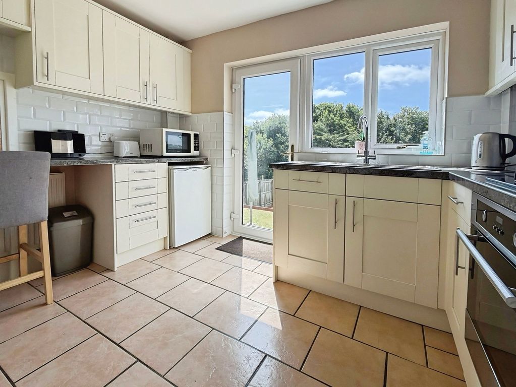Property photo 3 of 31