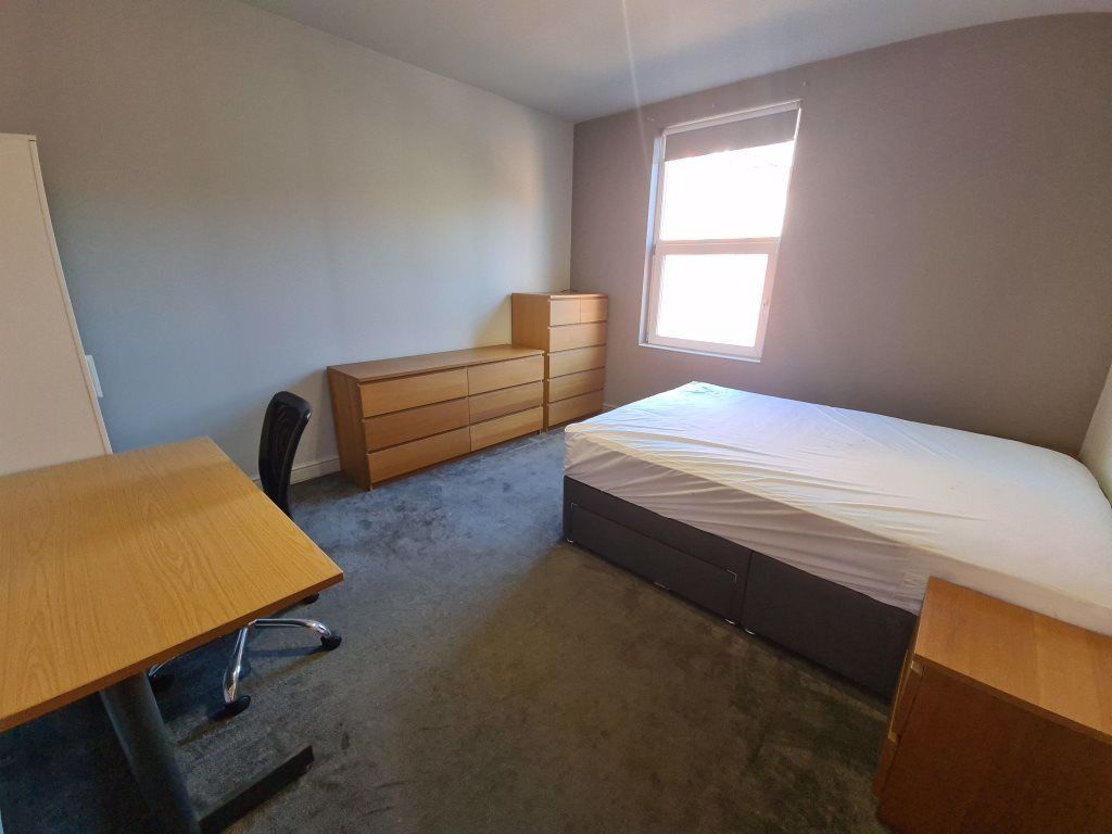 Property photo 2 of 21 Bright And Tidy Master Bedroom Featuring A Comfort...