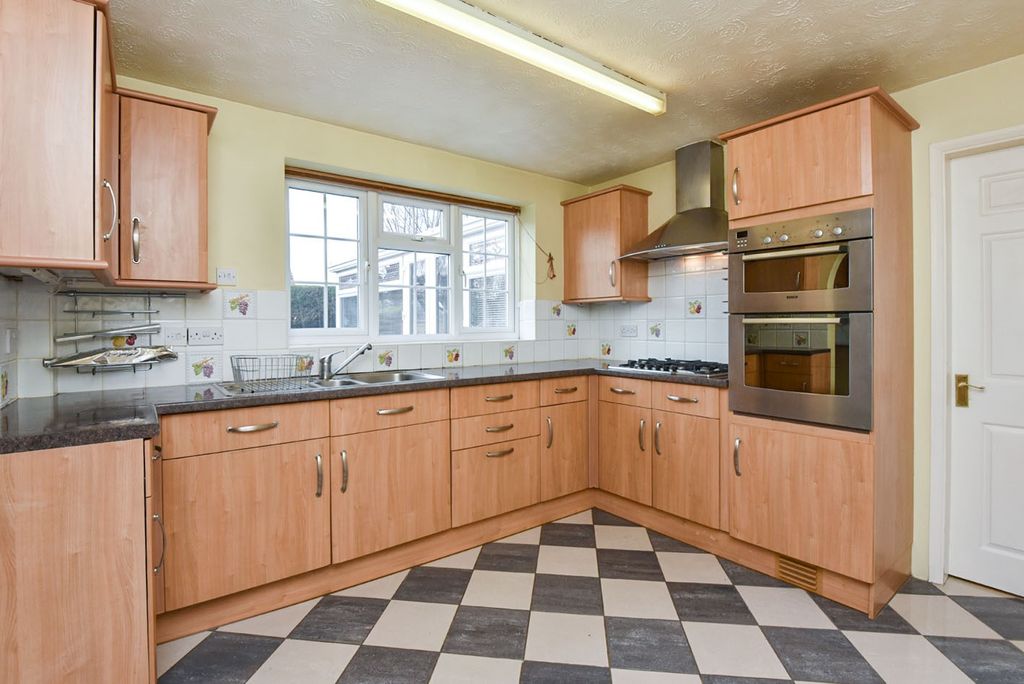 Property photo 2 of 11 37E84975-5Ca4-4ce5-B
