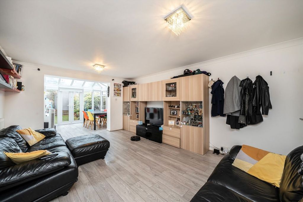 Property photo 2 of 12