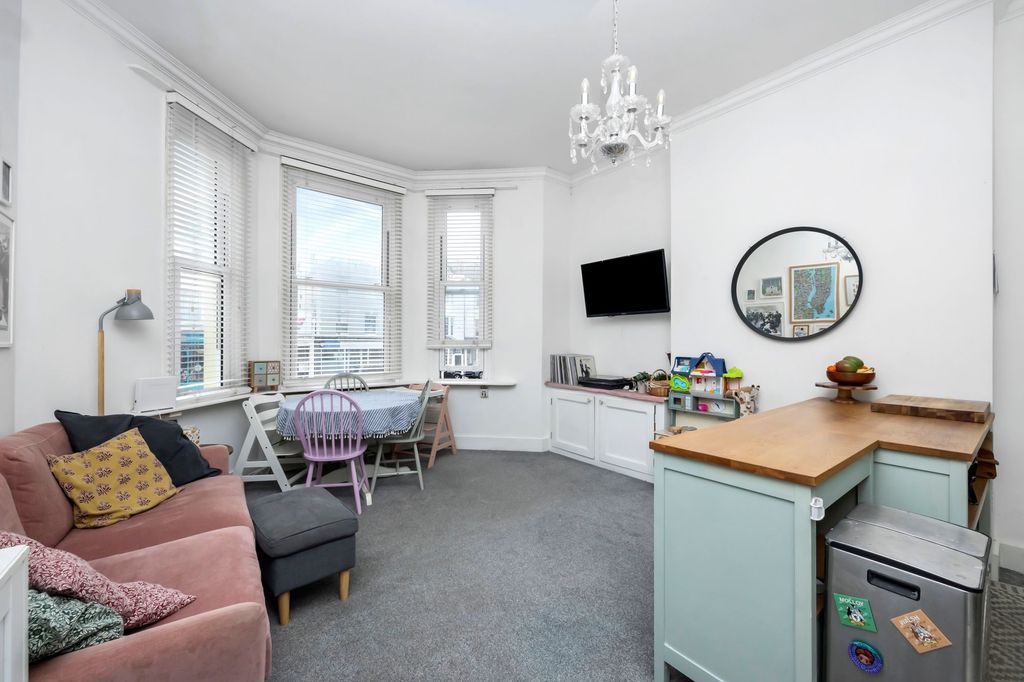 Property photo 3 of 16