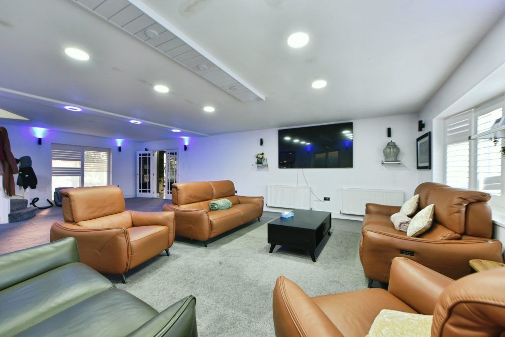 Property photo 3 of 28