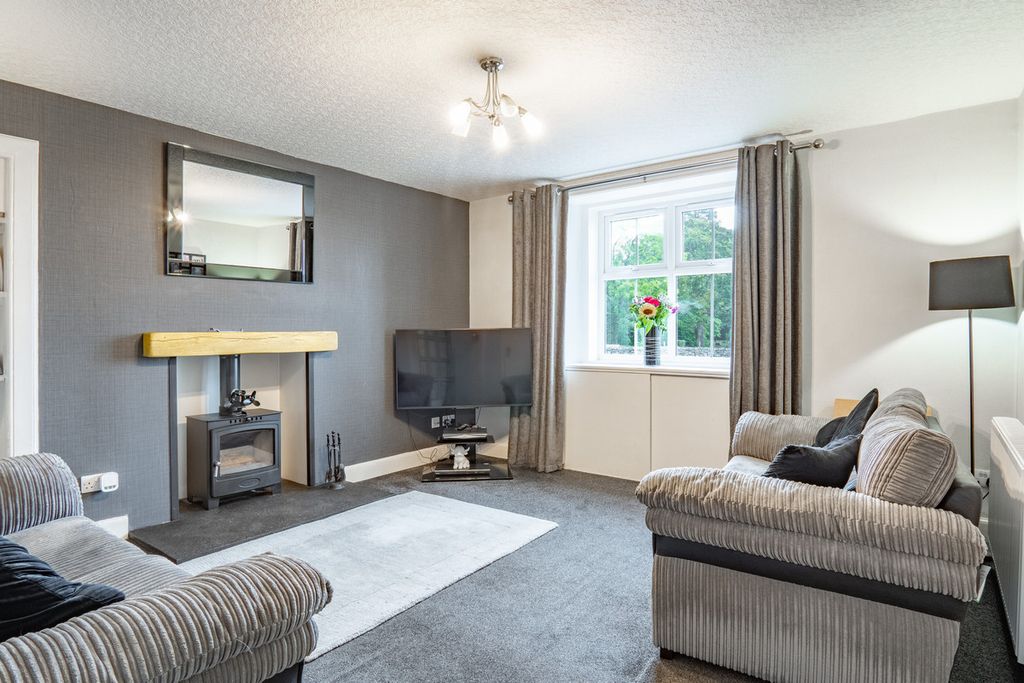 Property photo 2 of 50