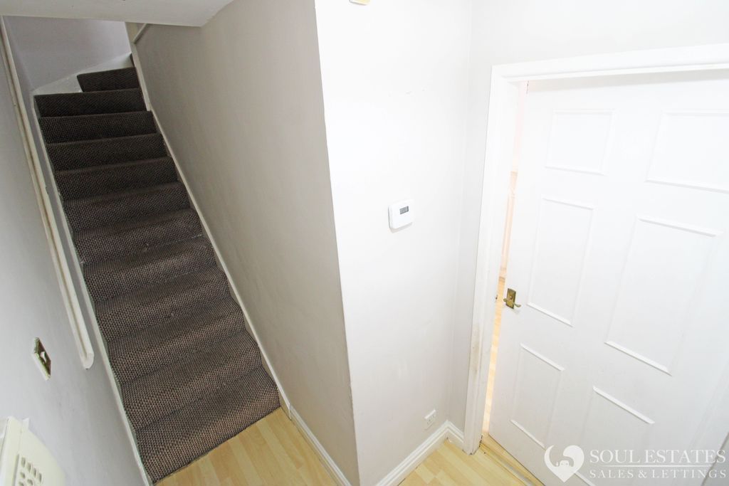 Property photo 3 of 16 Entrance
