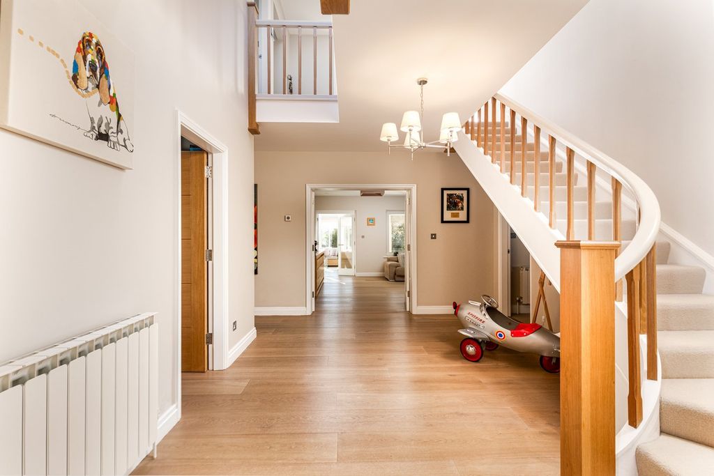 Property photo 2 of 48