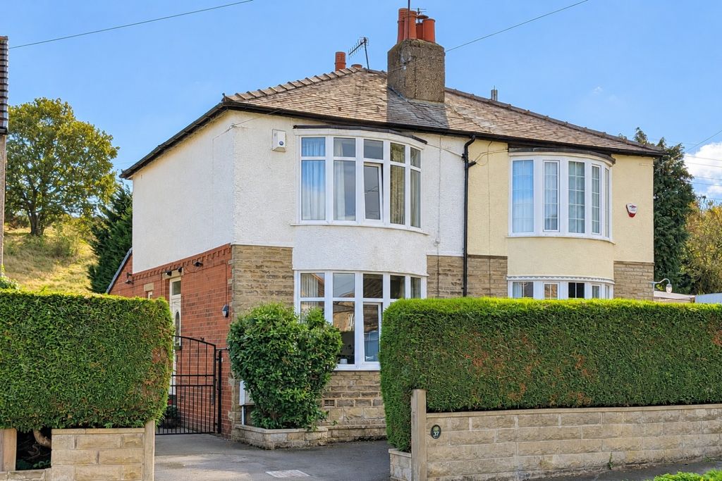 Property photo 1 of 20 Slade Lane - Ewemove Brighouse (17)