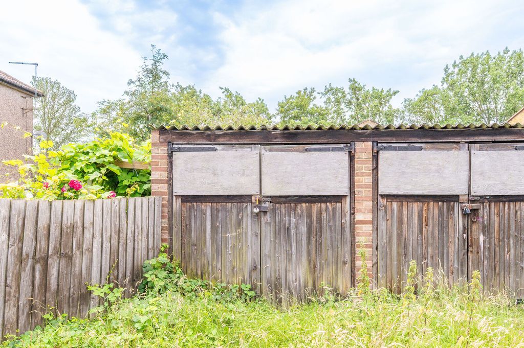 Property photo 1 of 3