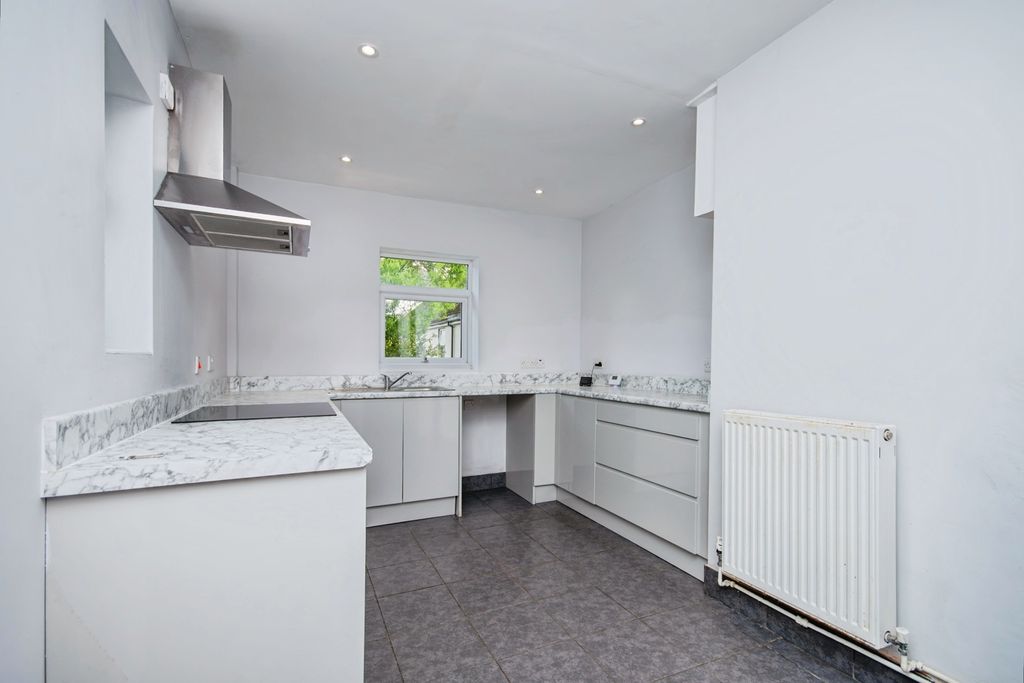 Property photo 3 of 18 Photo