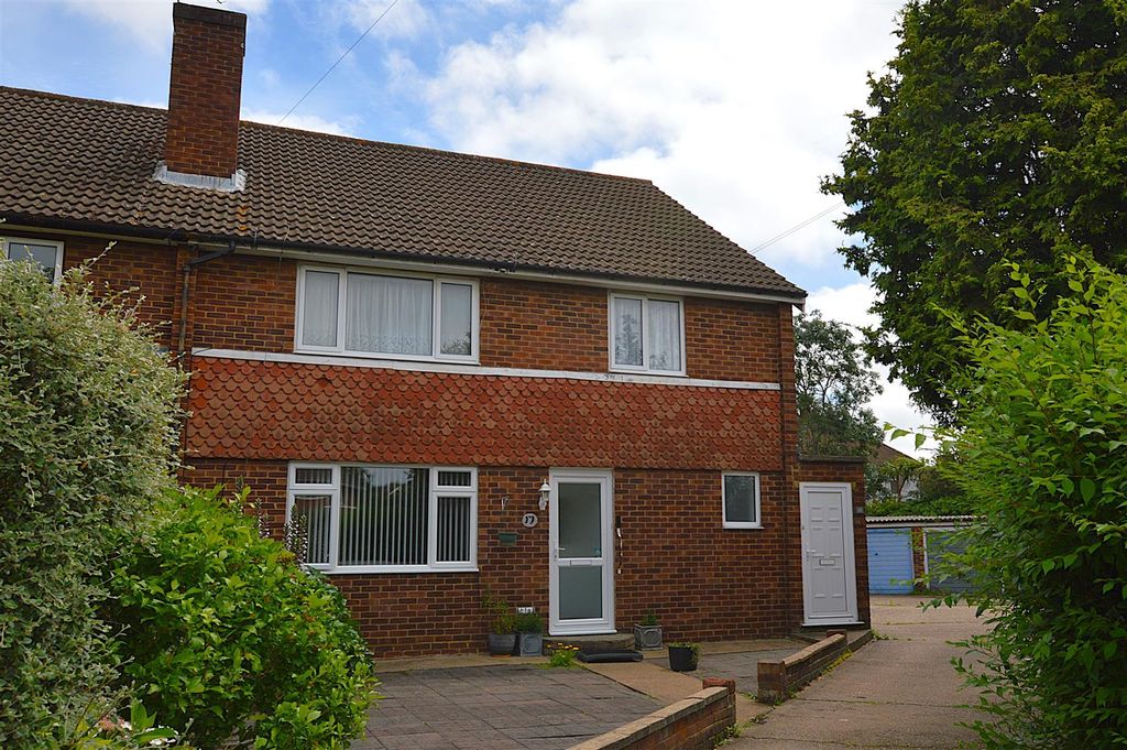 Property photo 1 of 10 18 Dunleary Close .Jpg