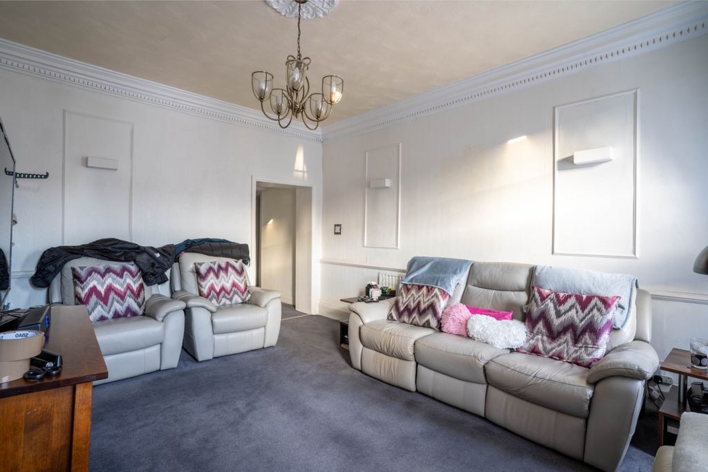 Property photo 3 of 13 4858504