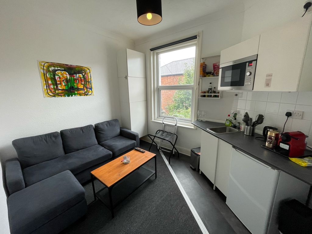 Property photo 2 of 9 Living Room