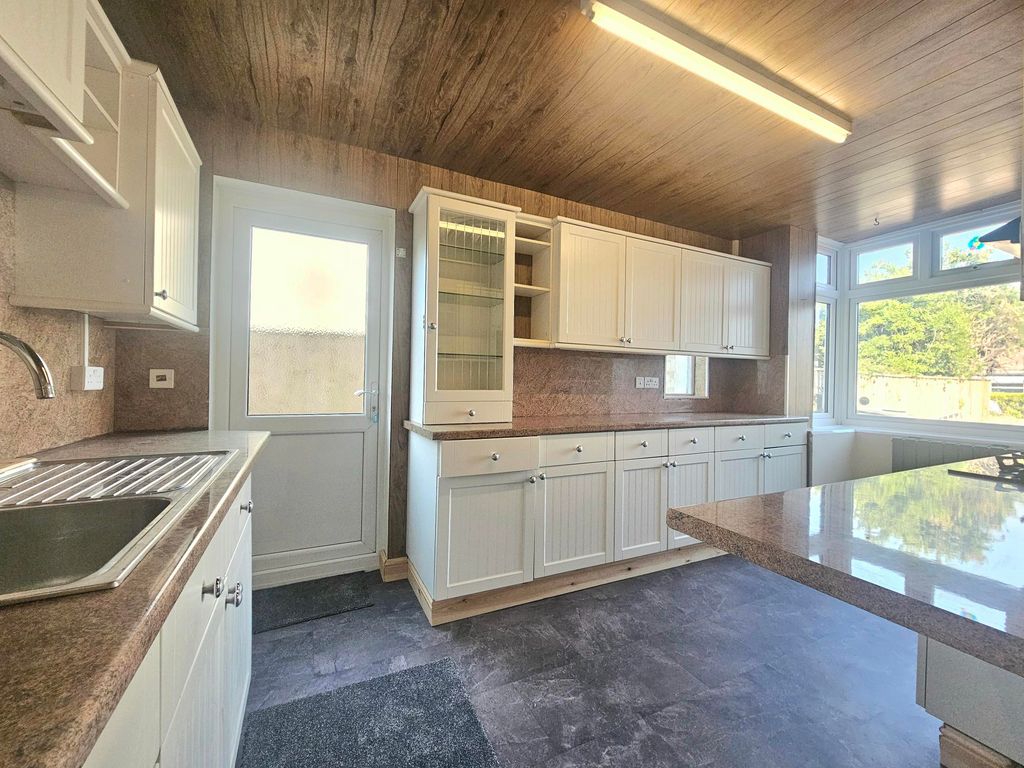 Property photo 2 of 14 Image