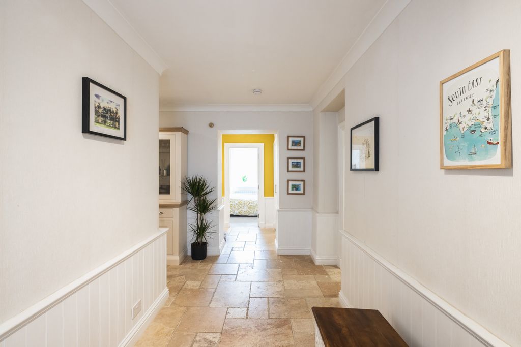 Additional image 4 of 2 bed flat for saleLe Mont Pinel, St. Helier, Jersey JE2