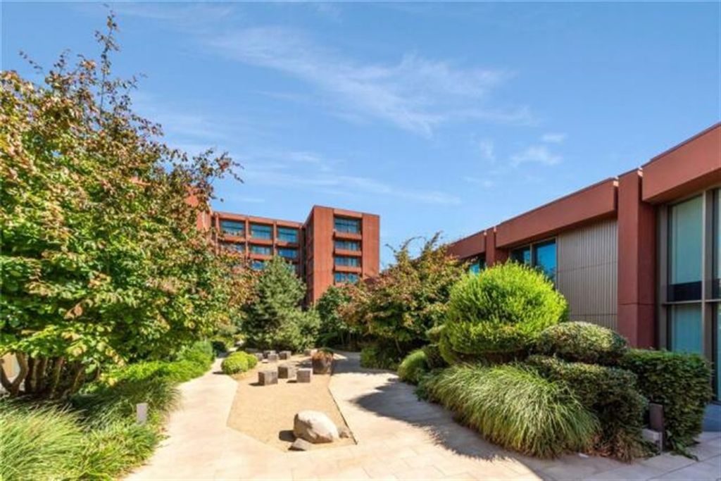 Property photo 1 of 10 (Main)