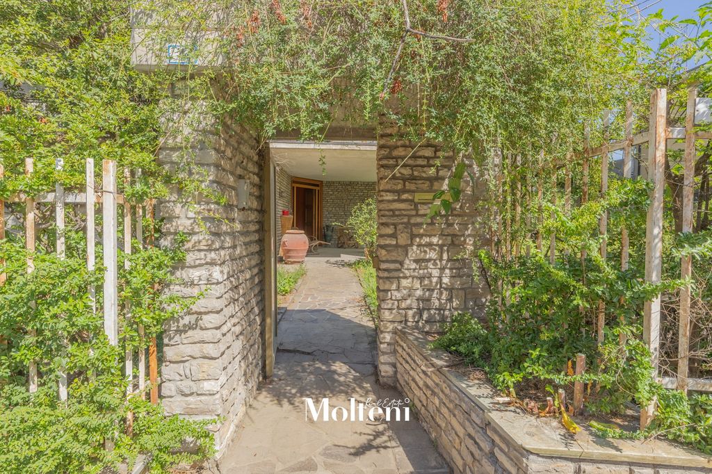 Property photo 2 of 29