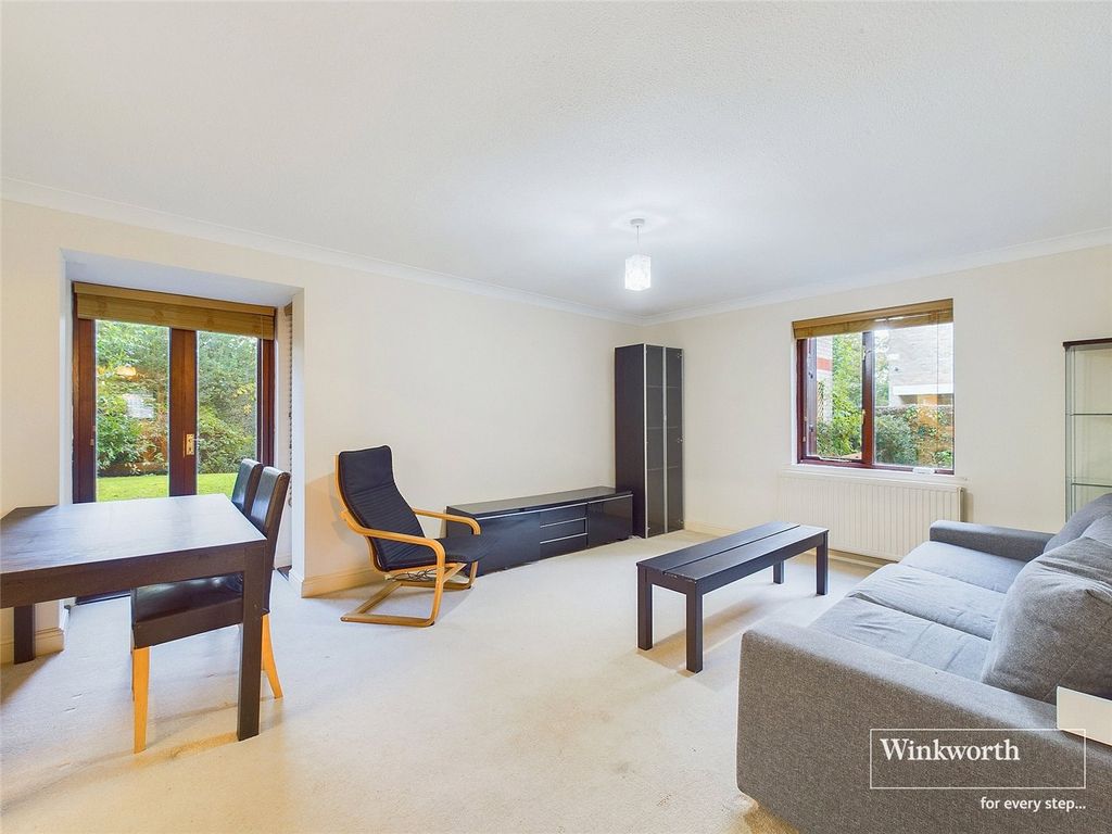 Property photo 2 of 8 Picture No. 20