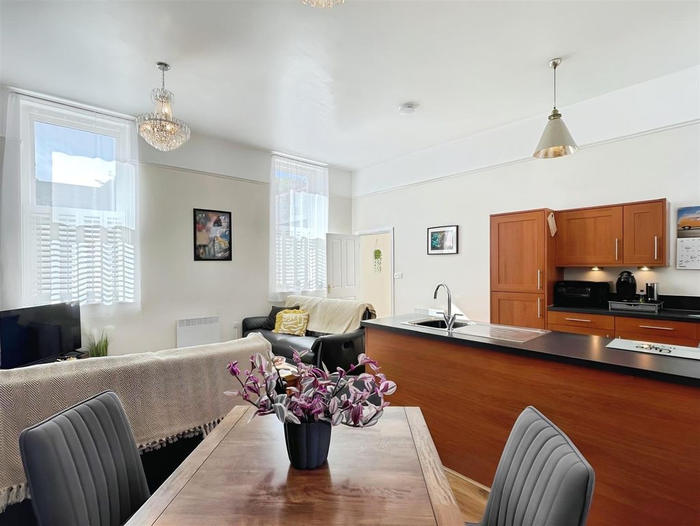 Property photo 2 of 17 Dining Area