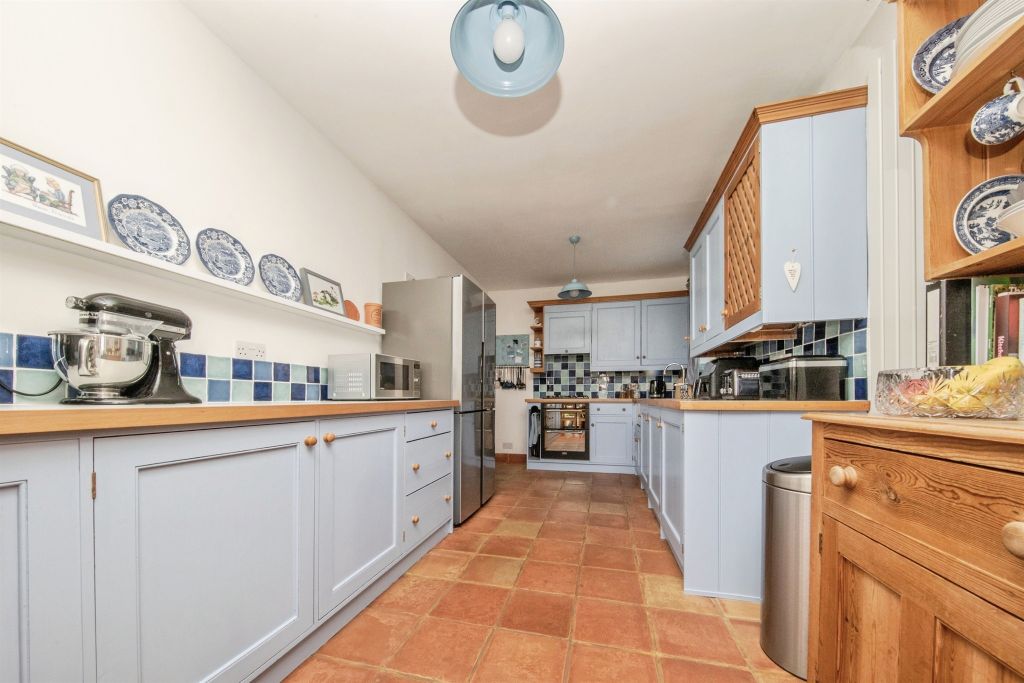 Property photo 3 of 25