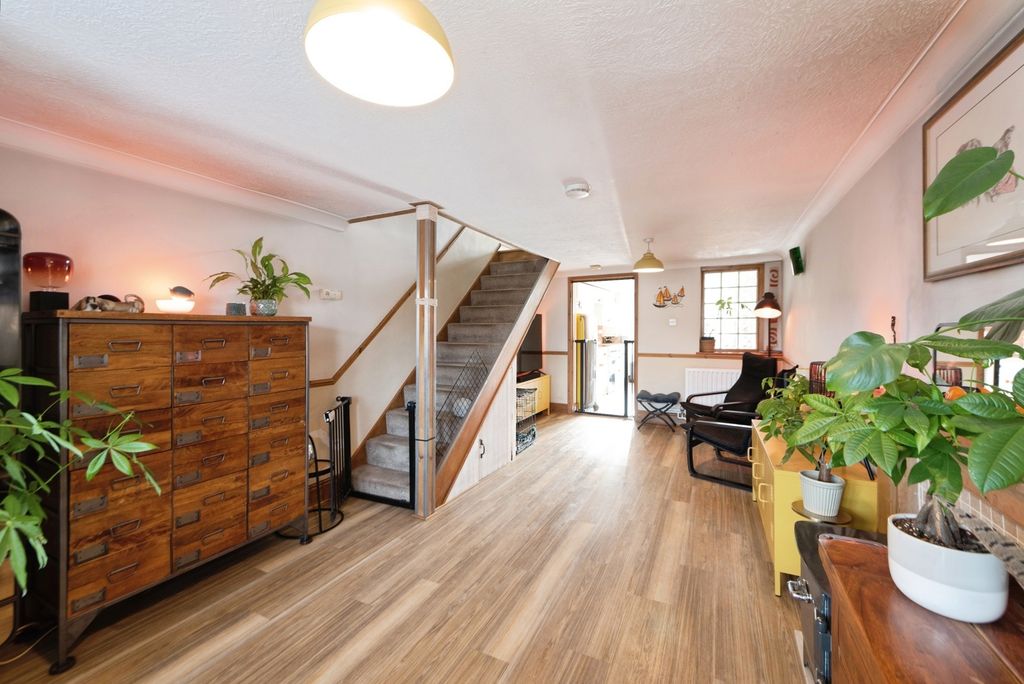 Property photo 3 of 14 Pbox-Img.Jpg