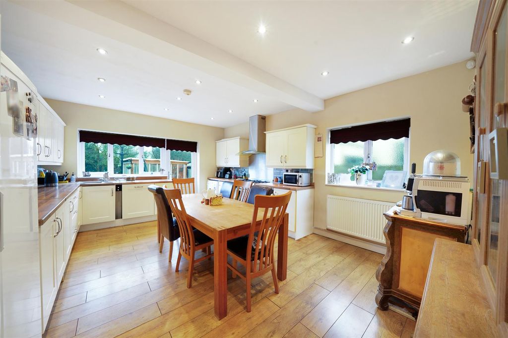 Property photo 2 of 16 14 Lodge Lane - Iulzovx9Hxq7Myifxhjk.Jpg